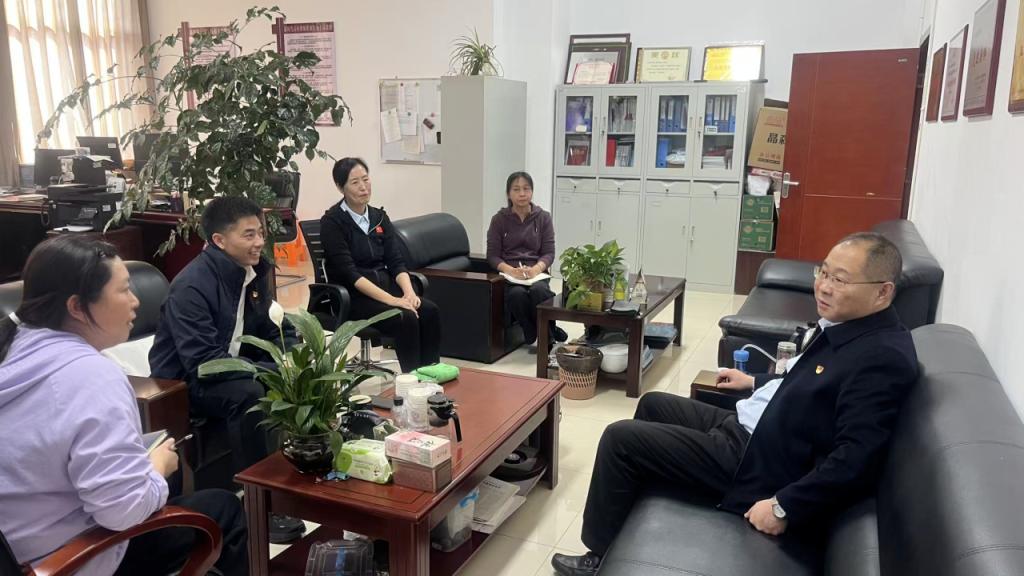 缪军书记到运动训练学院调研指导工作