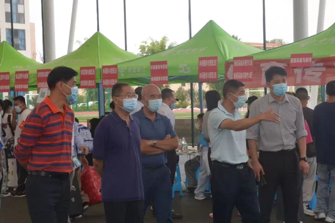 http://img01.fs.yiban.cn/pic/13679364/web/thumb/9d7d9a63a9b0d8e56495.jpg